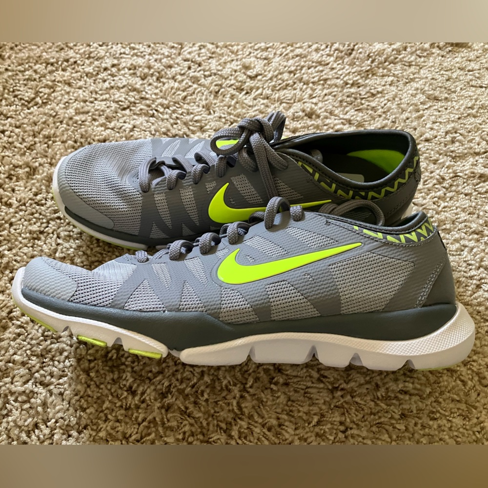 NWOT Nike Womens Flex Supreme TR3 Grey, Size 7.5